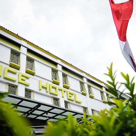 Ace Hotel Batam Нагоя Экстерьер фото