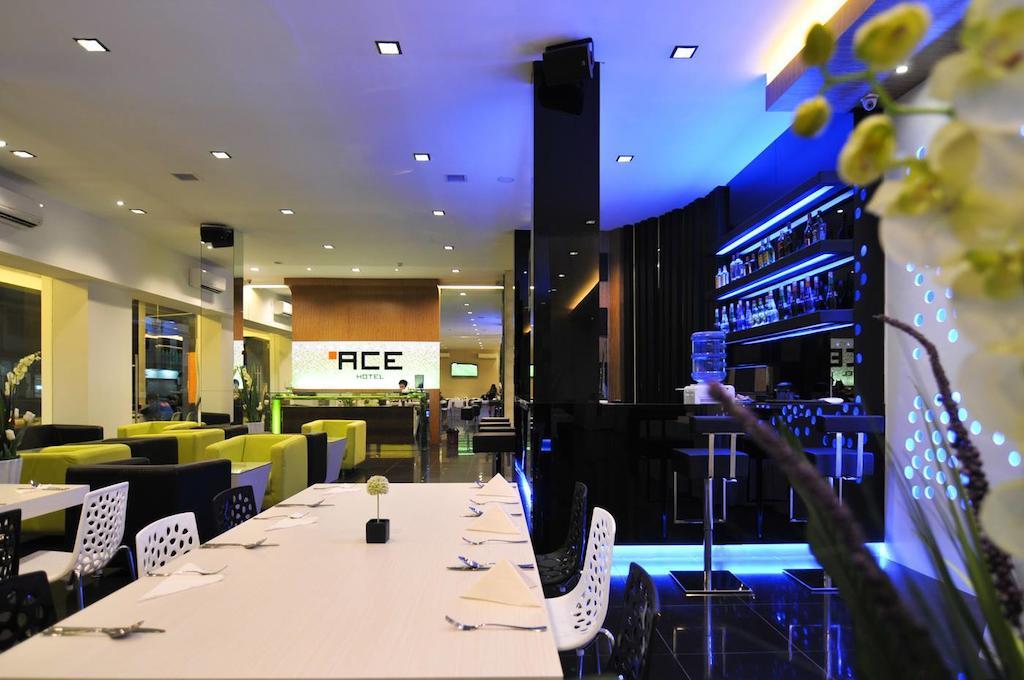 Ace Hotel Batam Нагоя Экстерьер фото